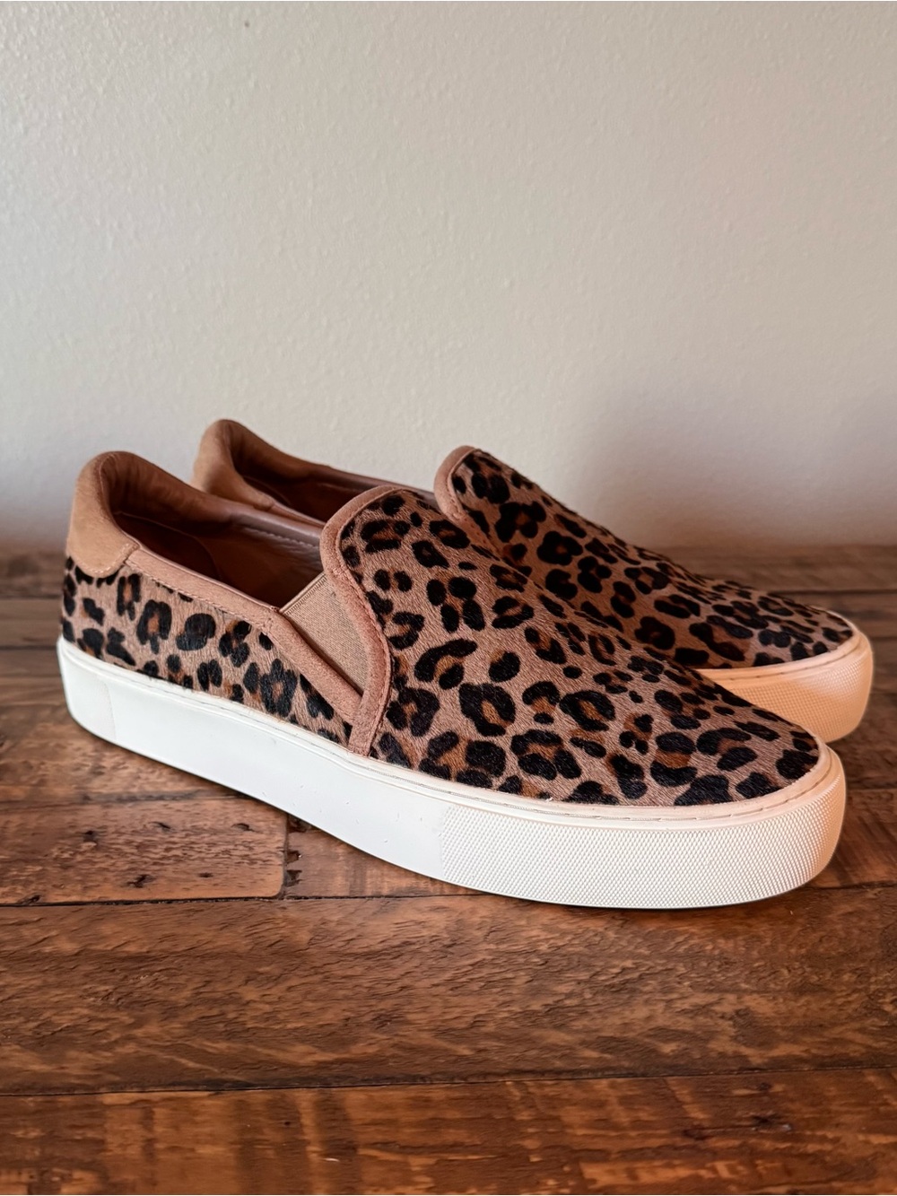 UGG Women’s Jass Exotic Leopard Slip-On Platform Sneakers Size 10 - Picture 6 of 12